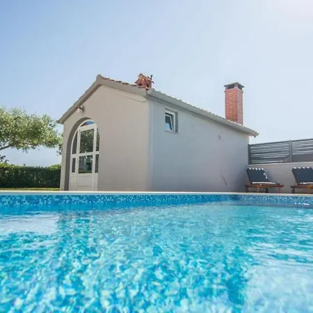 Ana - Zadar By Guide *