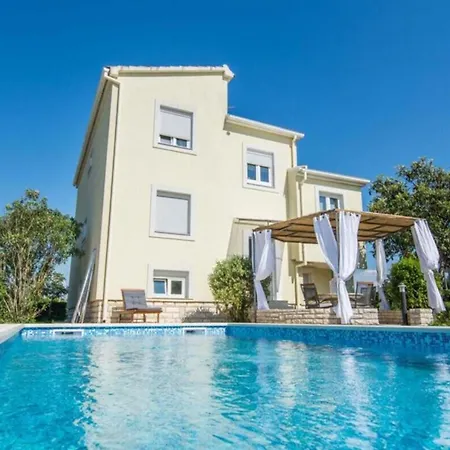 Ana - Zadar By Guide