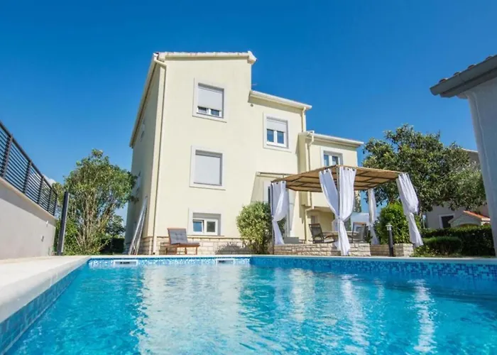 Ana - Zadar By Guide