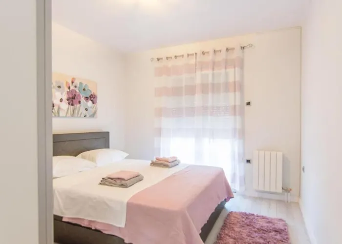 Ana - Zadar By Guide